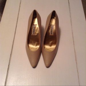 Beautiful Nude Color Sculpted Heel Pumps SZ. 9 M